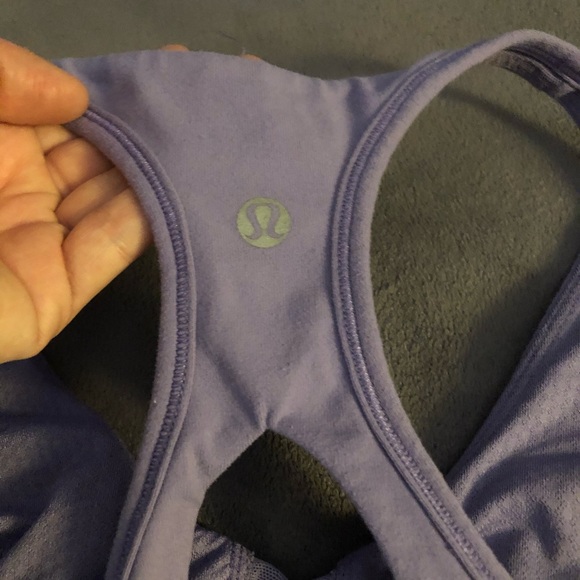 lavender lululemon fitted key hole tank - Picture 3 of 4